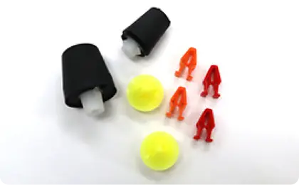 自動車の部品と部品を繋ぎ、走行時の振動によるがたつきを抑える部品です。
車1台あたり約100点使用されています。