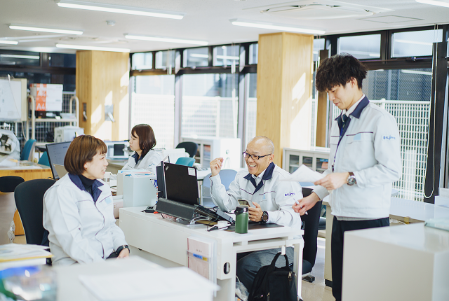 栄和会館の仕事は、オール小島で働く社員とその家族の「安心」を、日々の仕組みや環境づくりで支えることです。