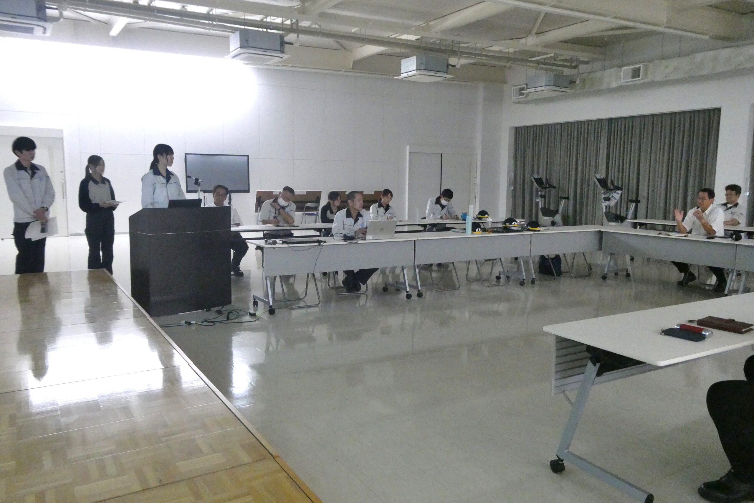 新入社員実習成果報告会　実施